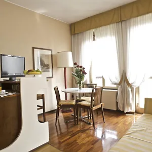 Zara 2*, Milan Italy