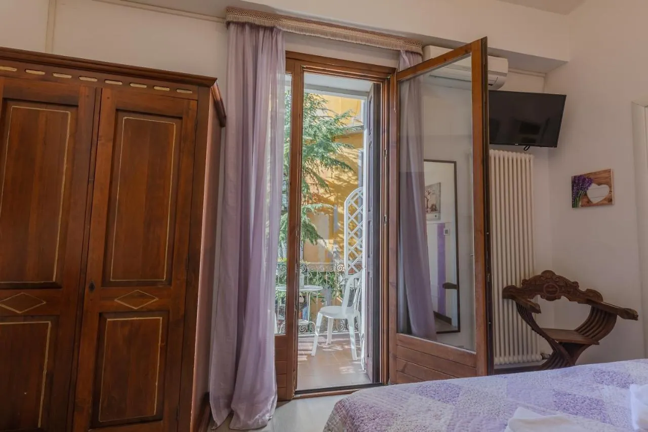 ** Guest house Rooms Giulietta E Romeo Verona Italy